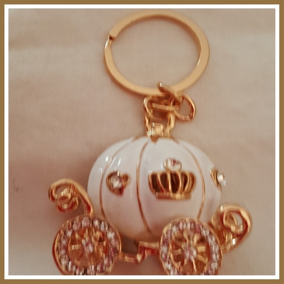 Best of Creations by Ruth Accessories - White Enamel & Rhinestone Cinderellas Regal Coach Purse/Keyring Goldtone NEW